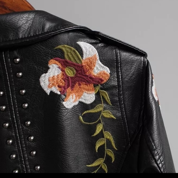 Women Leather Floral Print Embroidery Jacket - Picture 6 of 16